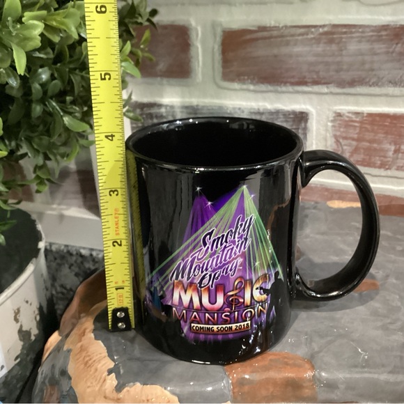 🟣 Smokey Mountain Opry - Music Mansion Collectible Coffee Mug - 2018 - Picture 9 of 9